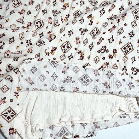 Torrid Surplice Gauze Romper Tie Back Flutter Sleeve Size 2, 2X 18/20 EUC - Picture 9 of 11